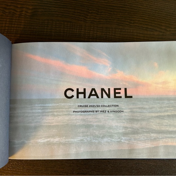 CHANEL CRUISE 2021/22 COLLECTION MAGAZINE - Picture 5 of 6